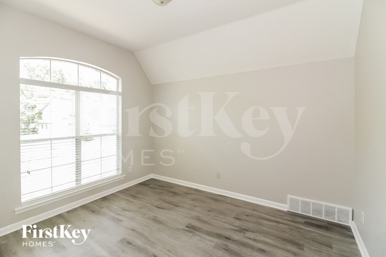 5845 Peterson Ridge Ln - Photo 7 of 15