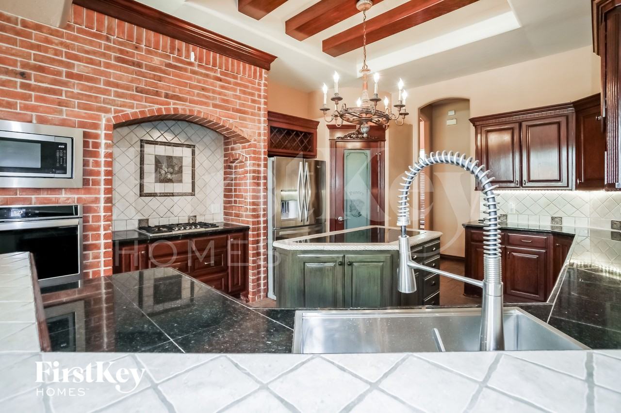 17100 Holly Burn Cir - Photo 6 of 15