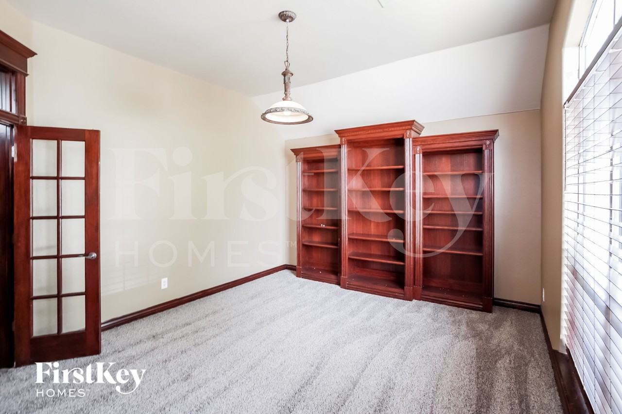 17100 Holly Burn Cir - Photo 7 of 15