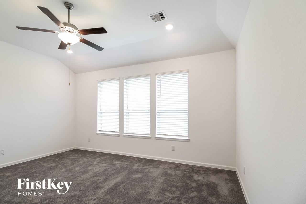4222 Redford Valley Rd - Photo 7 of 15