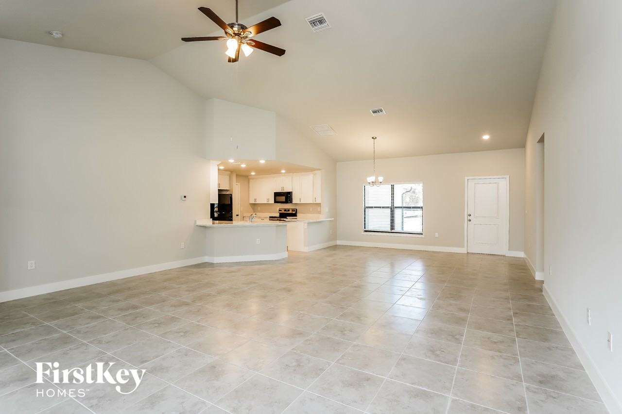 3712 Kittyhawk Dr - Photo 3 of 14