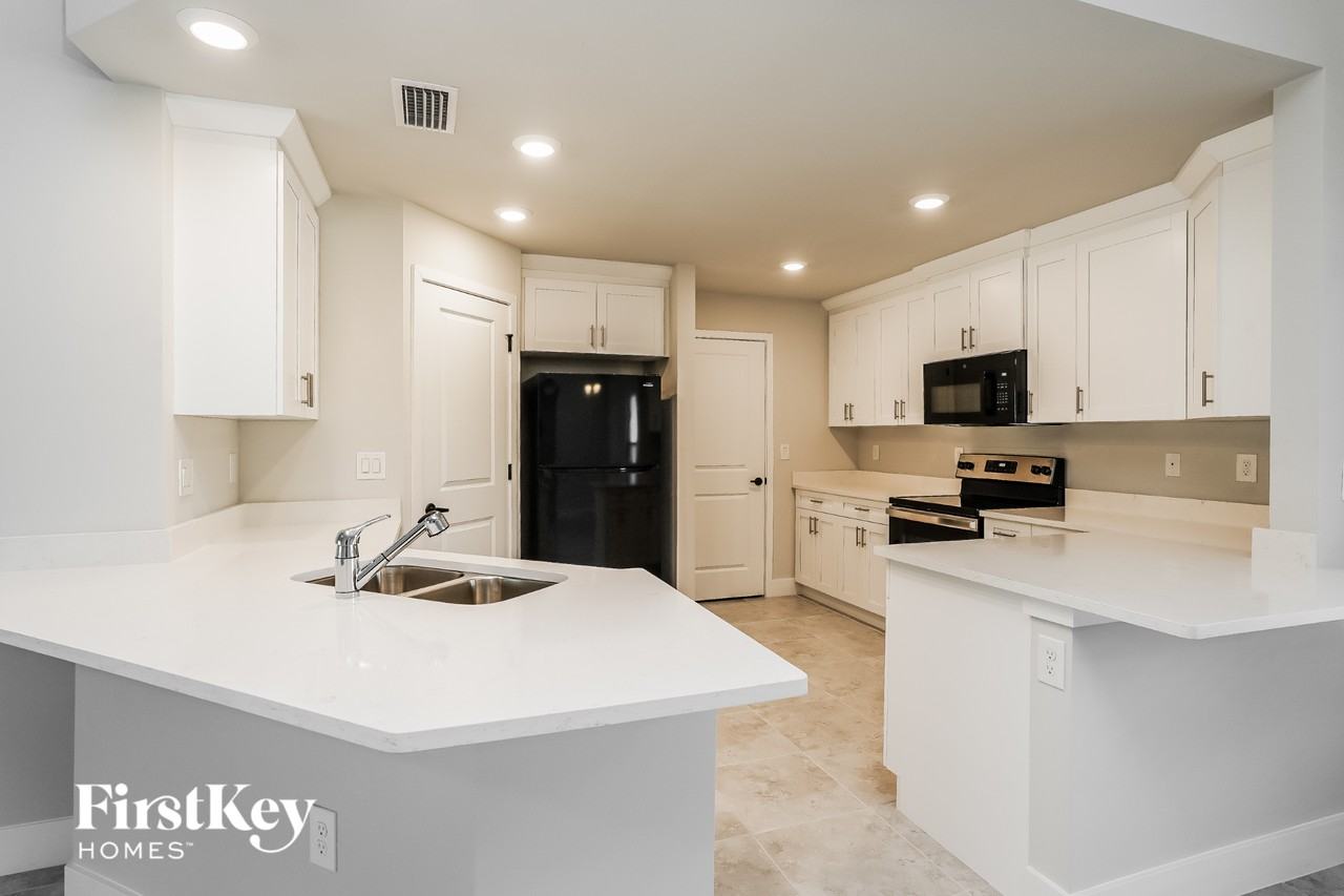 3712 Kittyhawk Dr - Photo 4 of 14