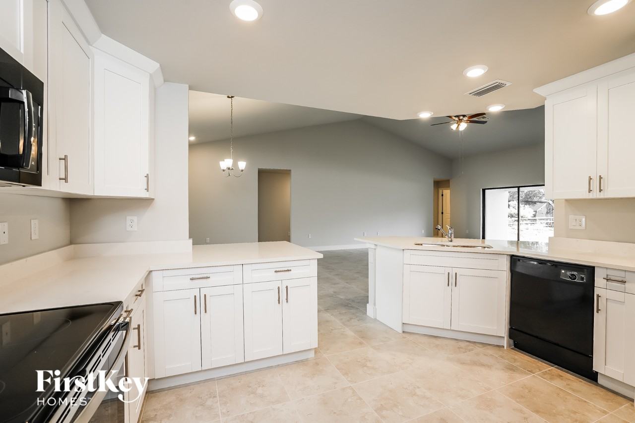 3712 Kittyhawk Dr - Photo 5 of 14