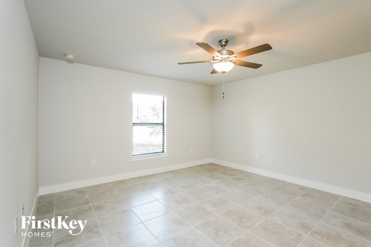 3712 Kittyhawk Dr - Photo 6 of 14