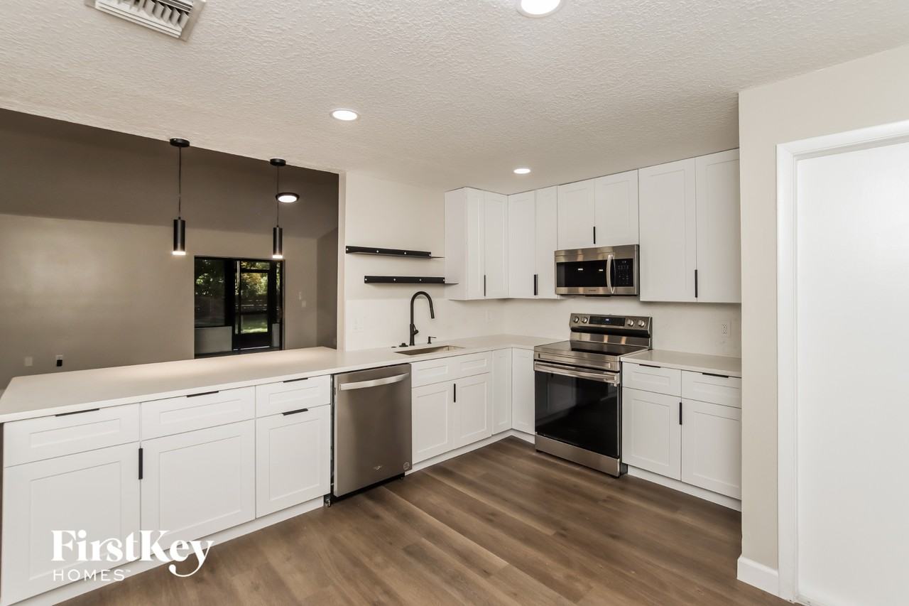 1200 Coosa Ave Ne - Photo 5 of 15