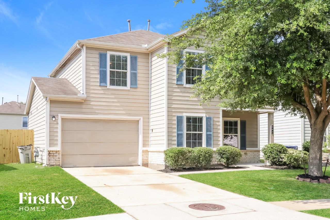 802 Eagles Glide Dr - Photo 2 of 15