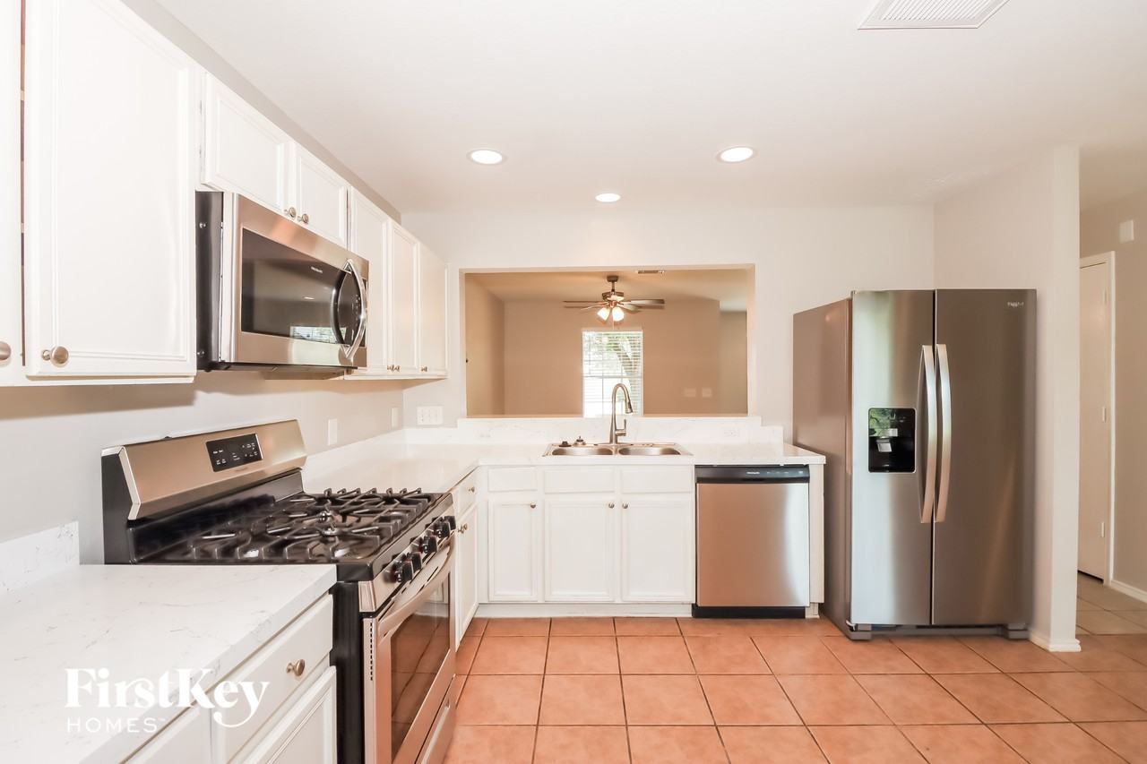 802 Eagles Glide Dr - Photo 6 of 15