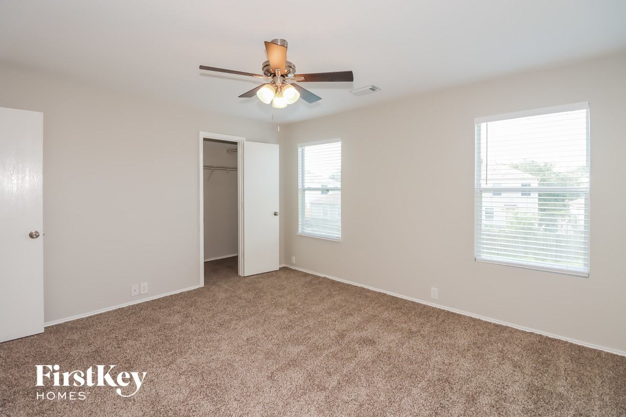 802 Eagles Glide Dr - Photo 7 of 15