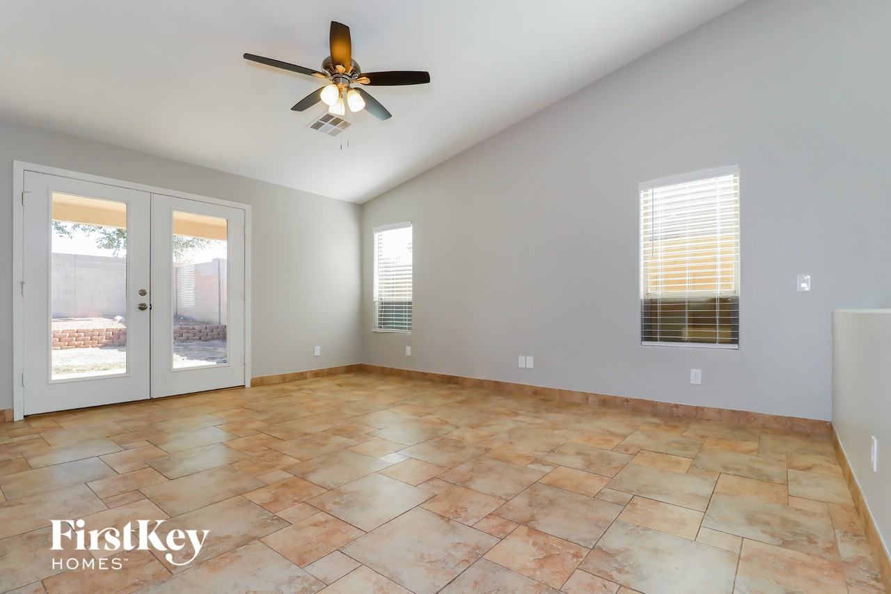 22938 W Yavapai St - Photo 3 of 15