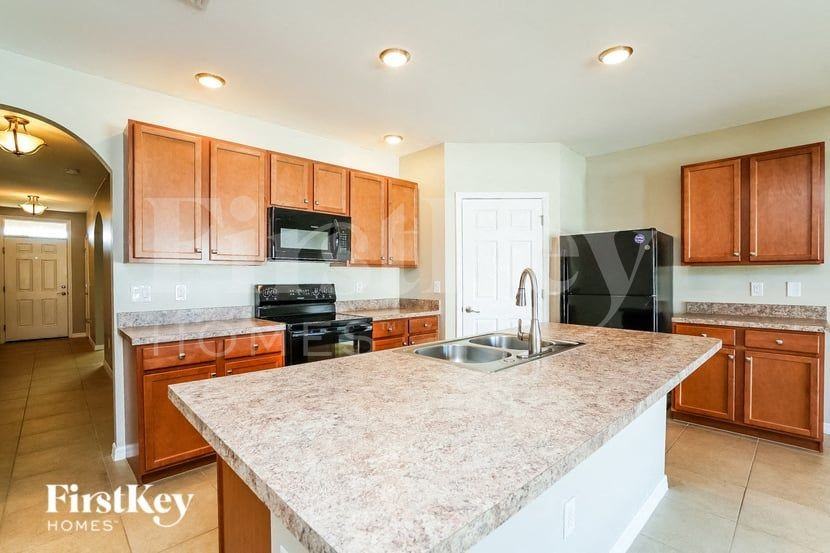 1402 Nw Juanita Pl - Photo 5 of 15
