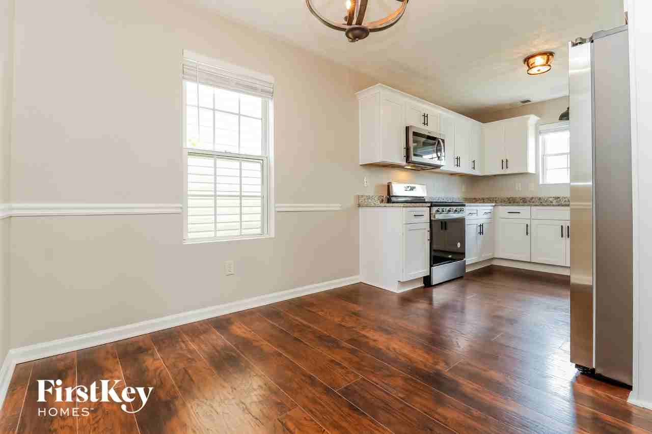 4015 Mission Way - Photo 5 of 15