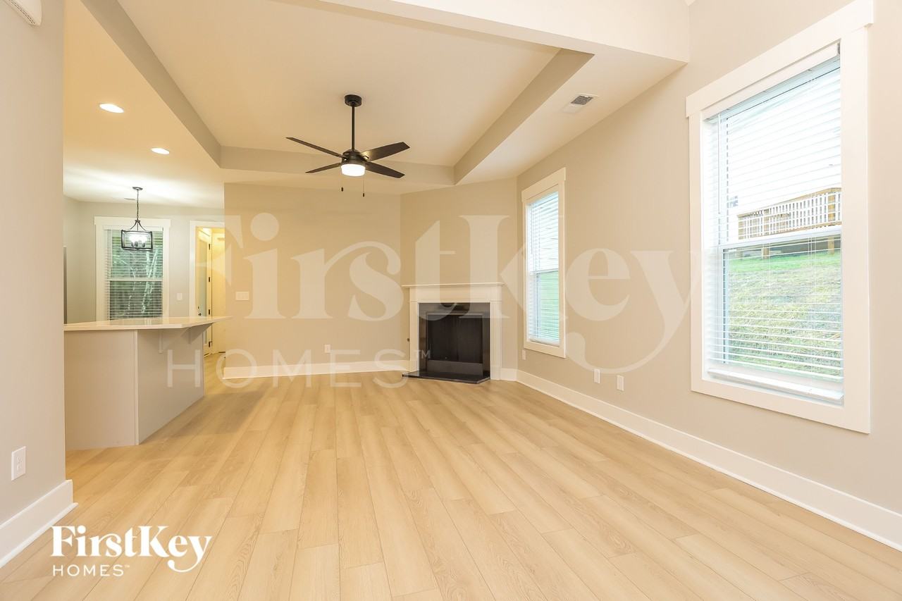 2045 Hamilton Hill Dr - Photo 3 of 15