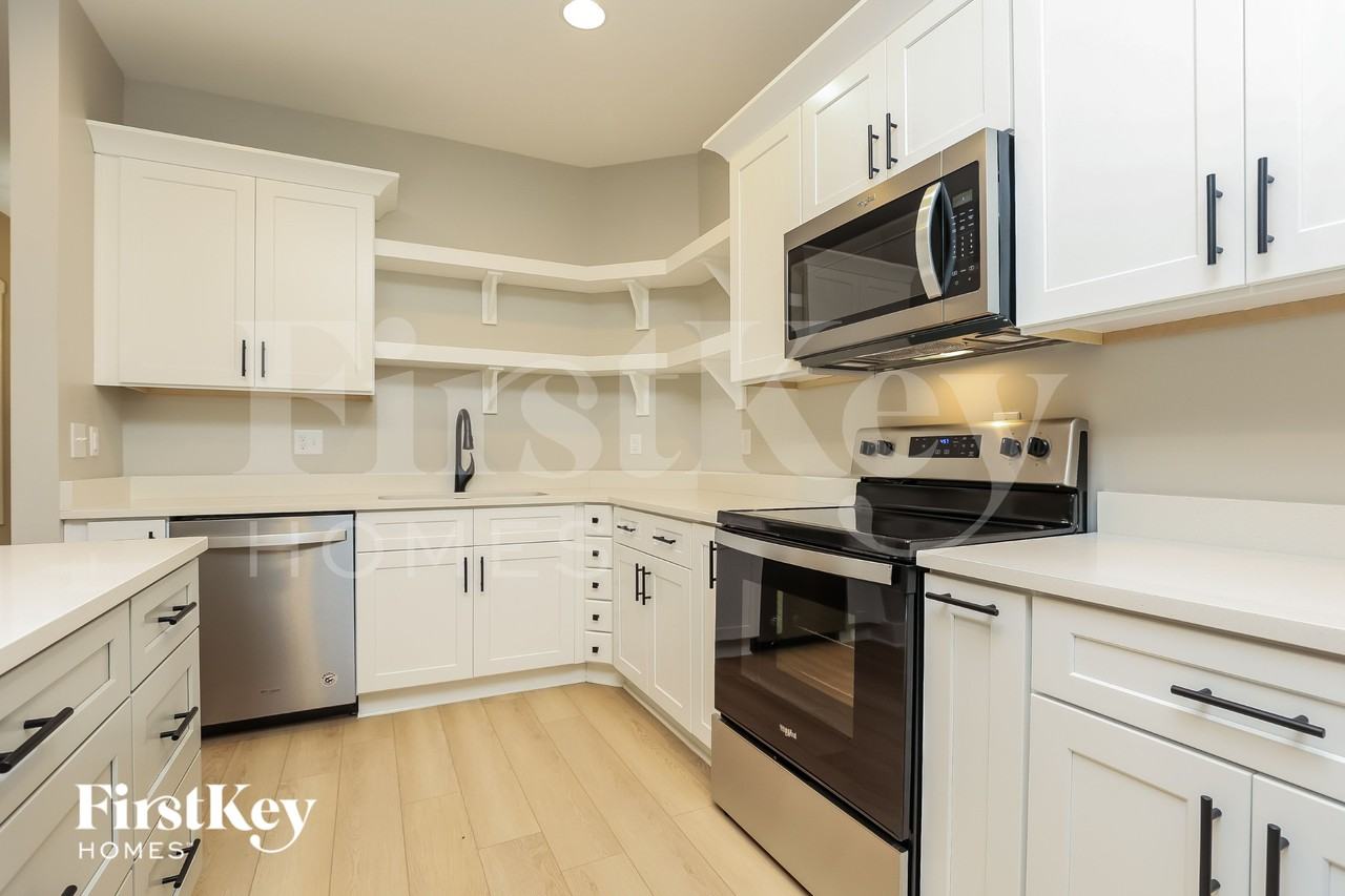 2045 Hamilton Hill Dr - Photo 6 of 15
