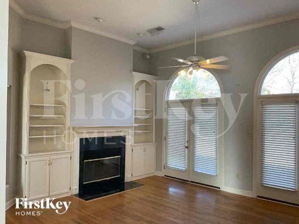 9019 Pembroke Ellis Dr - Photo 4 of 10