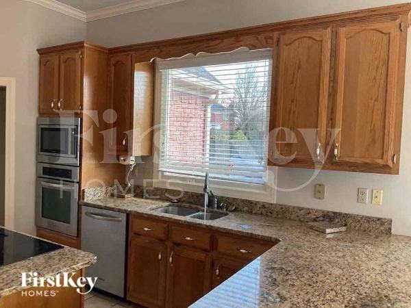 9019 Pembroke Ellis Dr - Photo 5 of 10