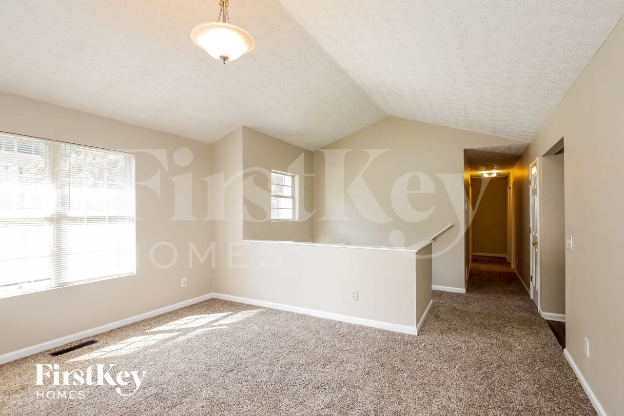 5098 Bird Rd - Photo 3 of 15
