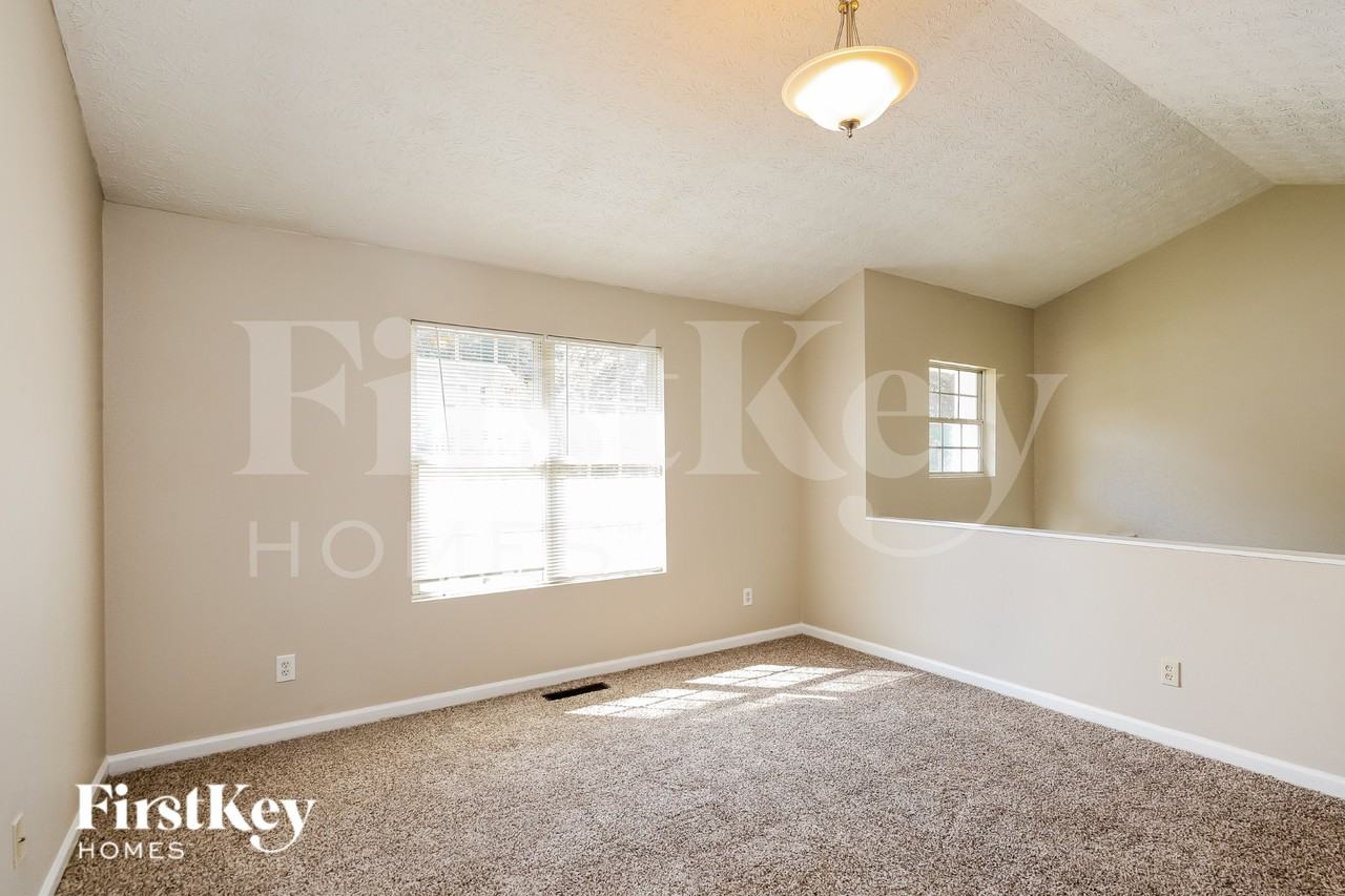 5098 Bird Rd - Photo 4 of 15