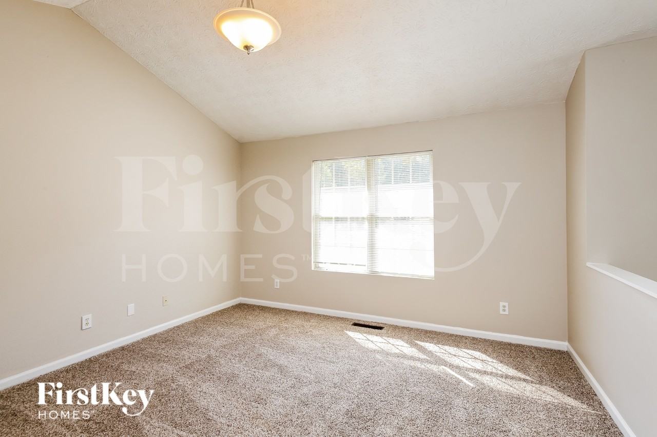5098 Bird Rd - Photo 5 of 15