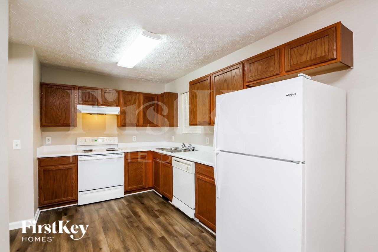 5098 Bird Rd - Photo 6 of 15