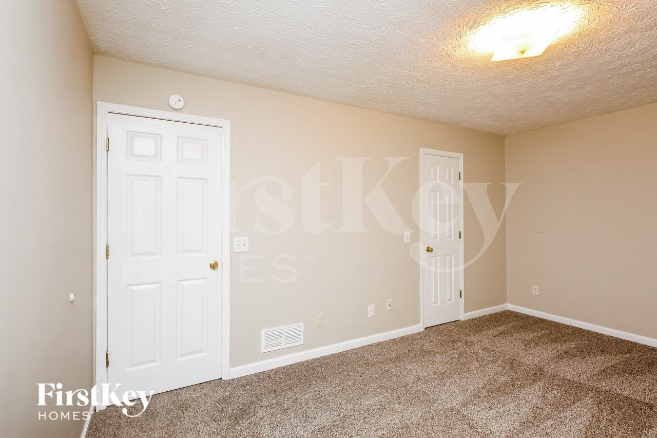 5098 Bird Rd - Photo 7 of 15