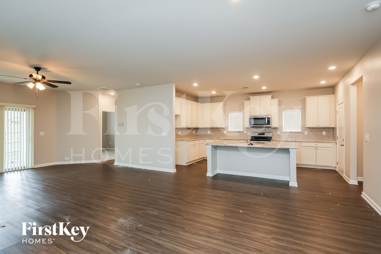 2476 Morgan Spring Ln - Photo 2 of 18