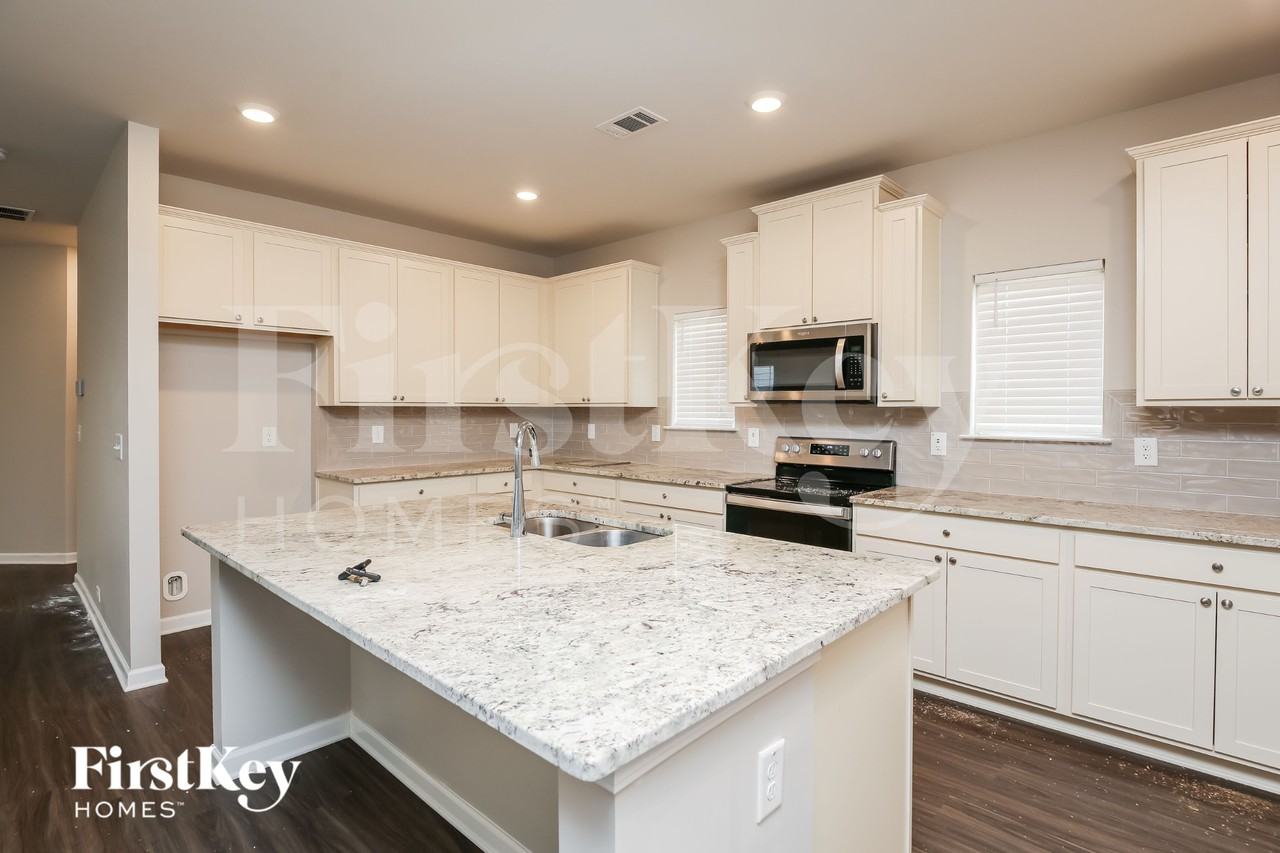2476 Morgan Spring Ln - Photo 6 of 18