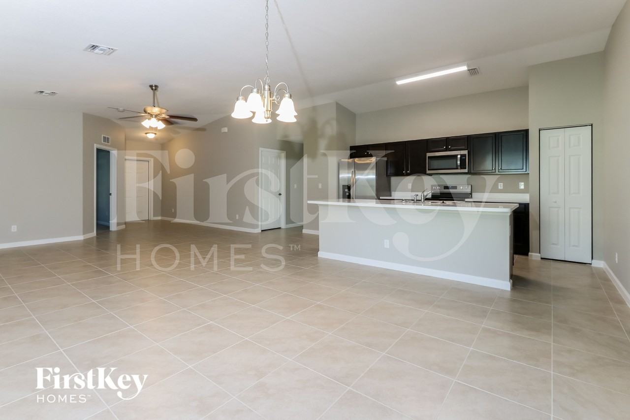 310 Sw Undallo Rd - Photo 4 of 15