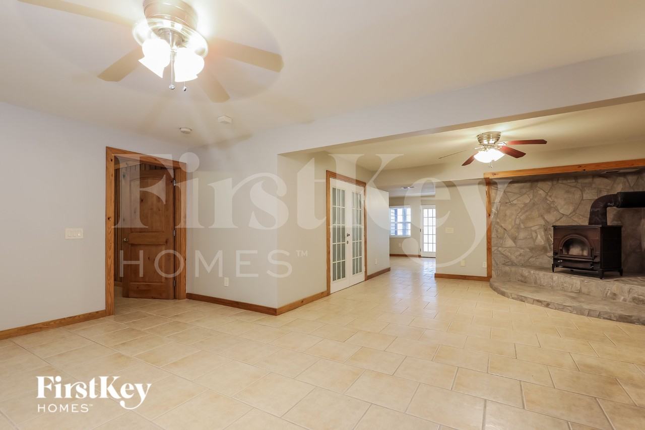 3896 Chattahoochee Dr - Photo 2 of 16