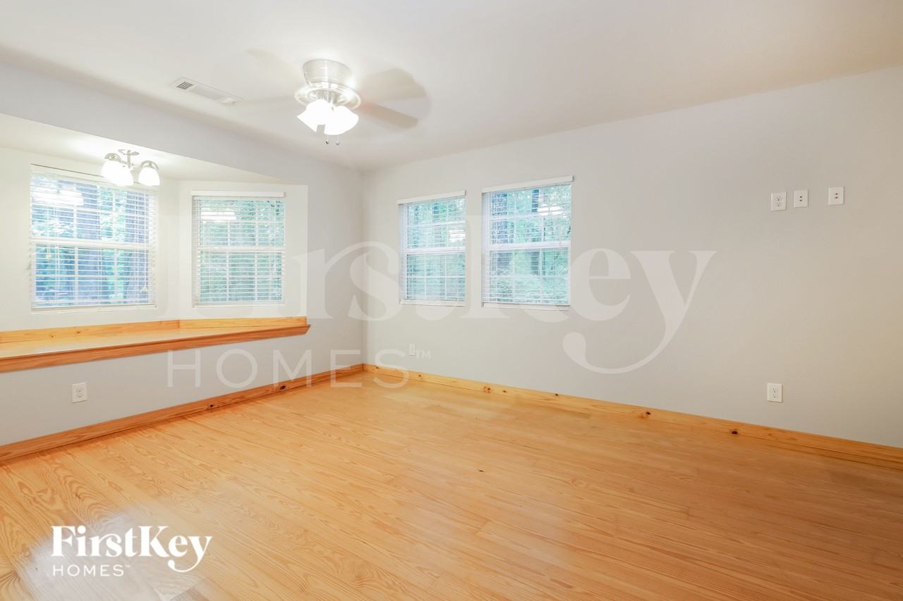 3896 Chattahoochee Dr - Photo 7 of 16