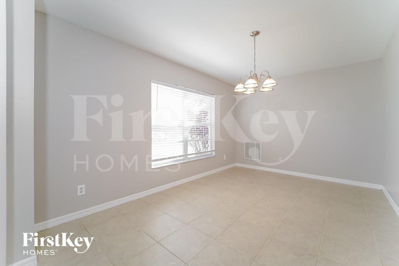 3863 Atwater Dr - Photo 4 of 15