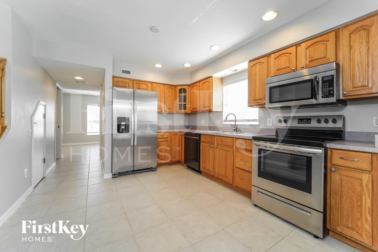 3863 Atwater Dr - Photo 5 of 15