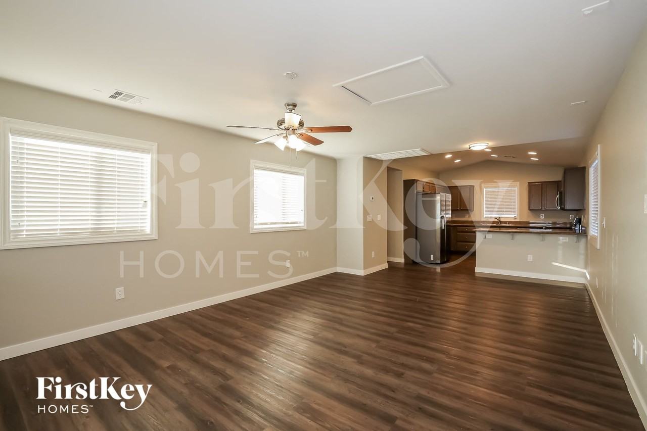 3552 Carisbrook Dr - Photo 5 of 15