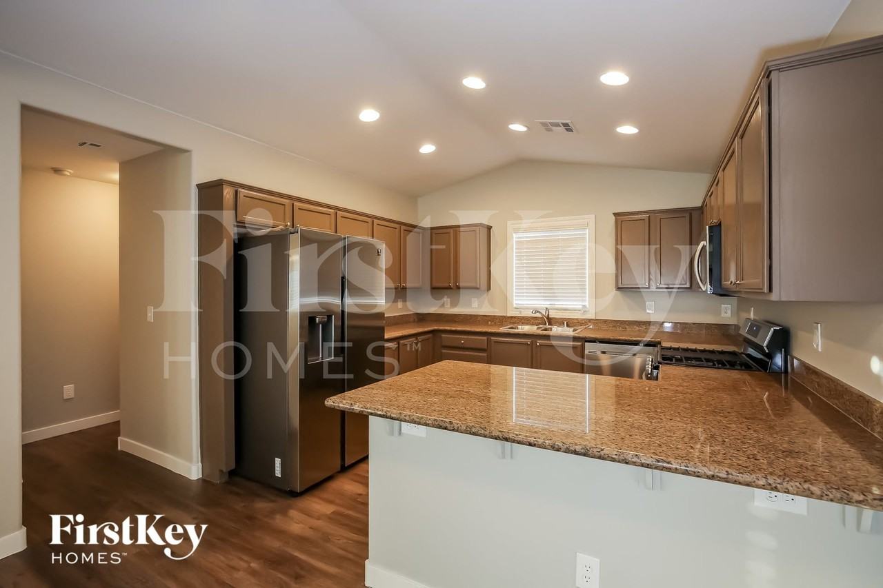 3552 Carisbrook Dr - Photo 6 of 15