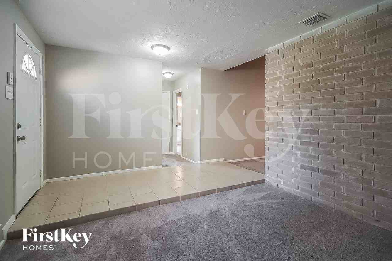 1111 Harpings Way - Photo 2 of 15