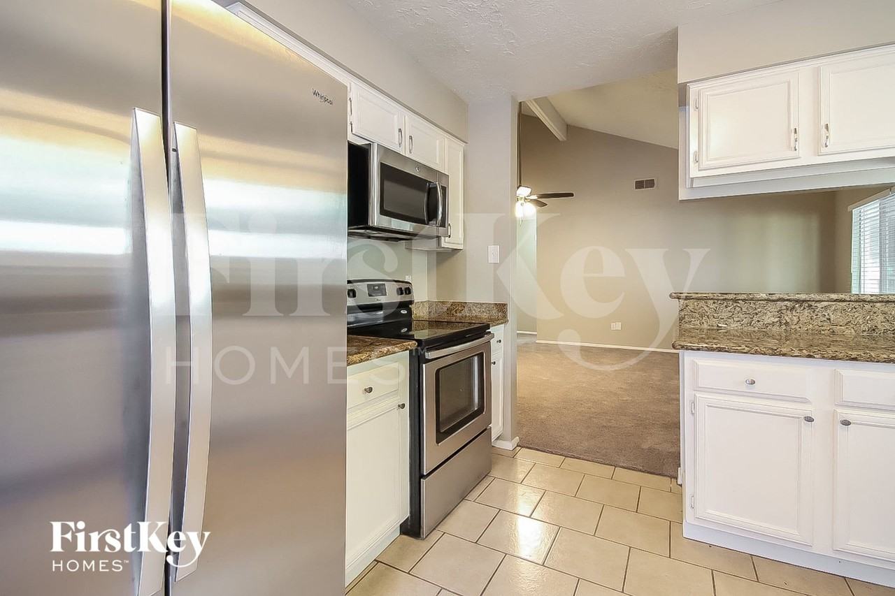 1111 Harpings Way - Photo 6 of 15