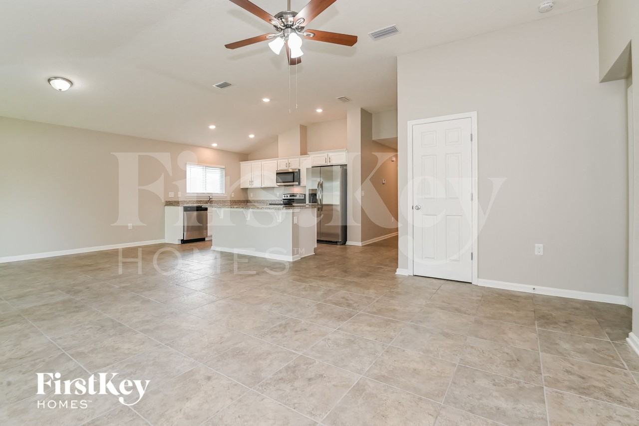 12393 Sea Island Dr - Photo 4 of 15