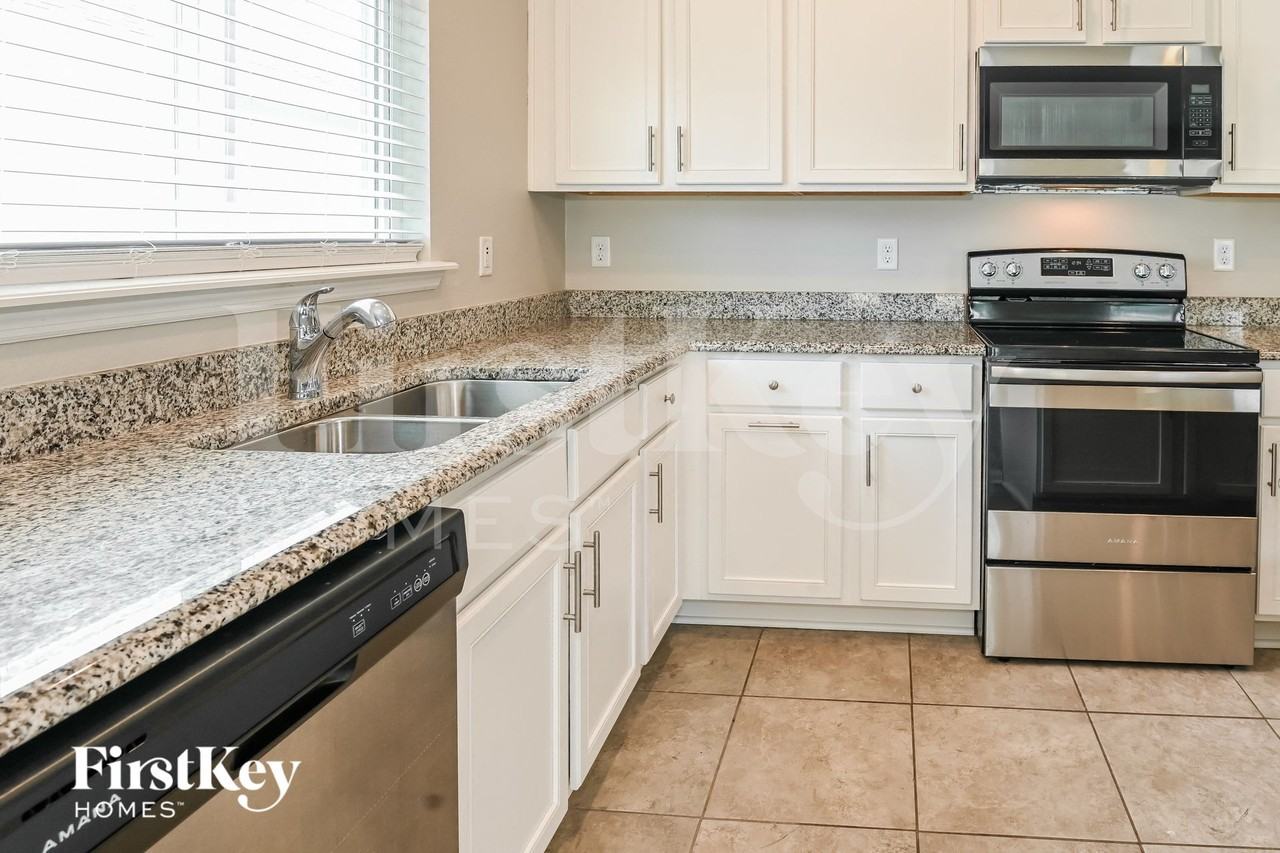 12393 Sea Island Dr - Photo 5 of 15