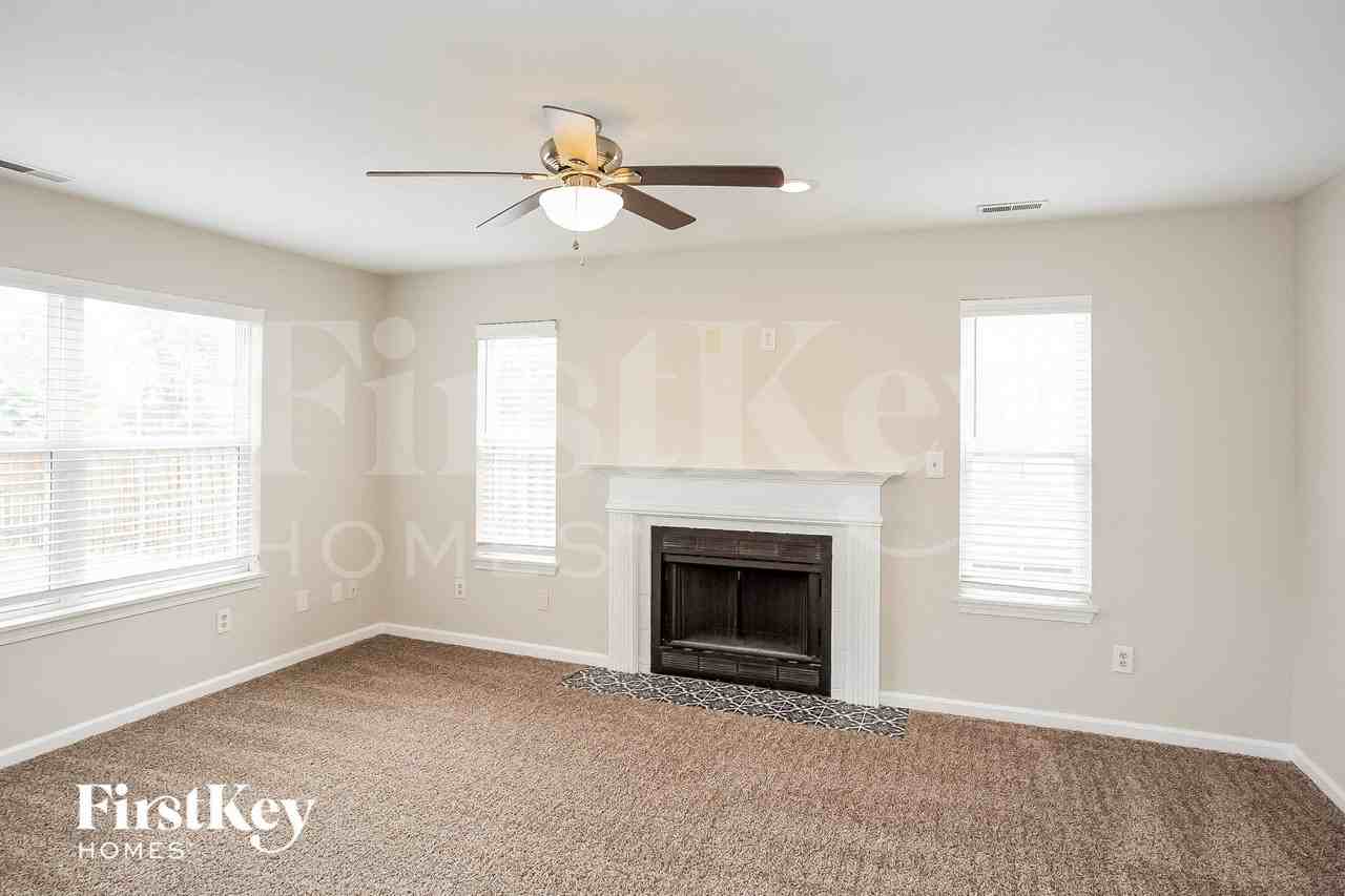 17651 Willow Creek Way - Photo 3 of 15