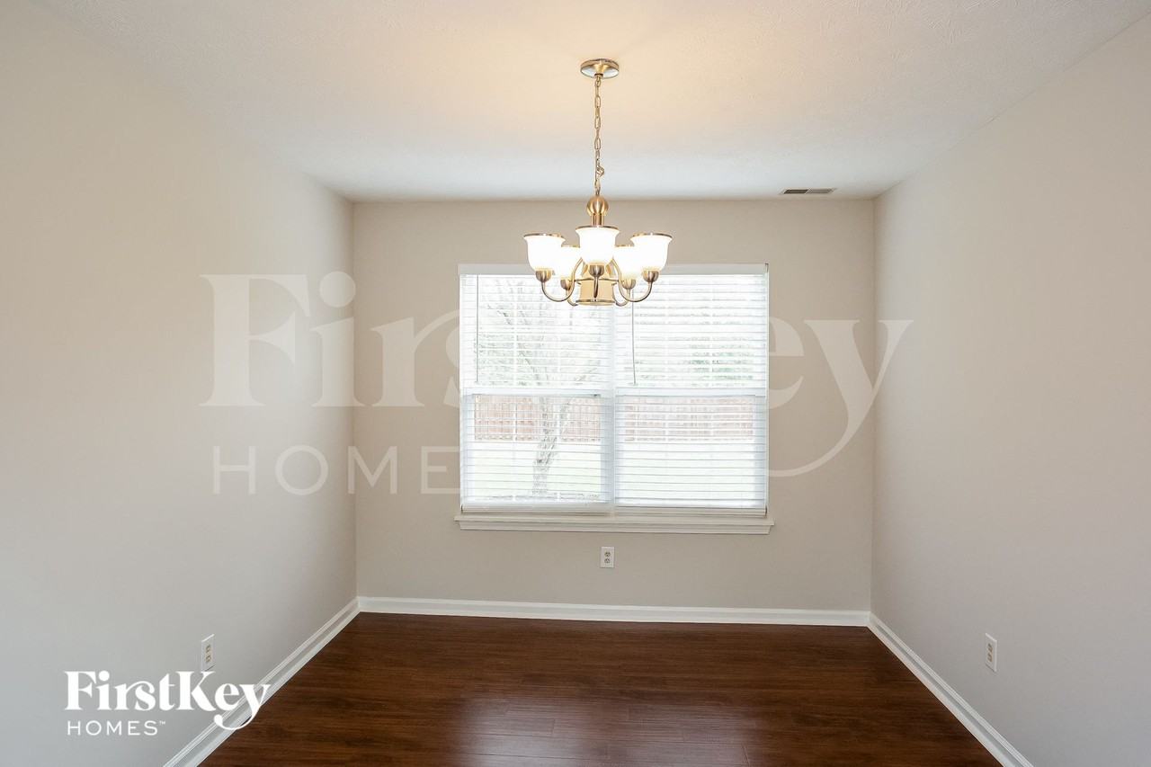 17651 Willow Creek Way - Photo 5 of 15