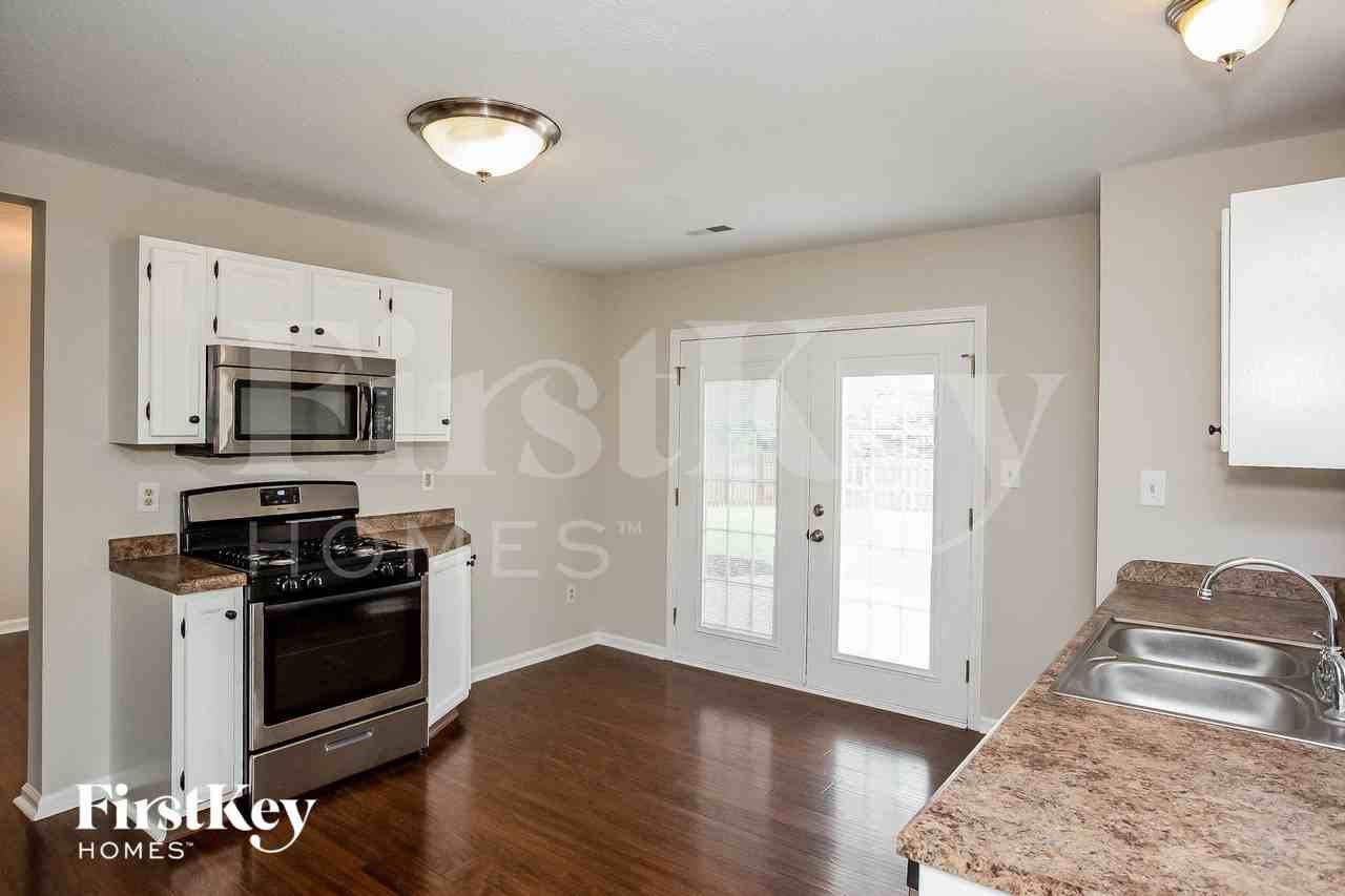 17651 Willow Creek Way - Photo 6 of 15