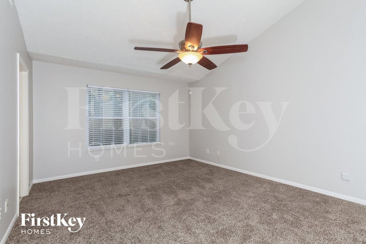 6278 Maple Grv - Photo 7 of 15