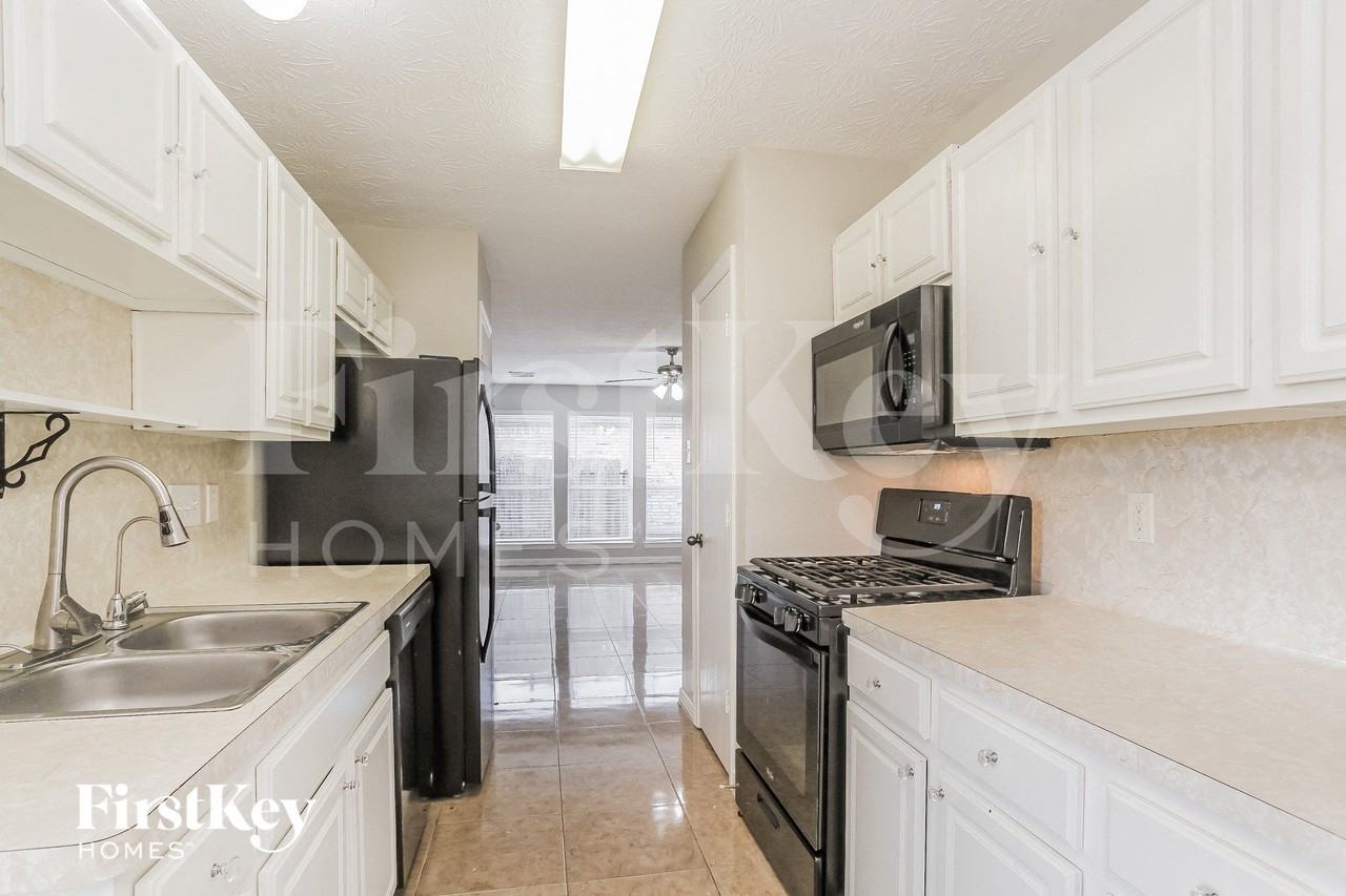 3218 Red Cedar Dr - Photo 6 of 15