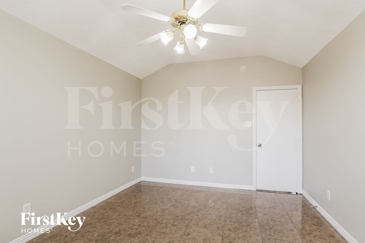 3218 Red Cedar Dr - Photo 7 of 15