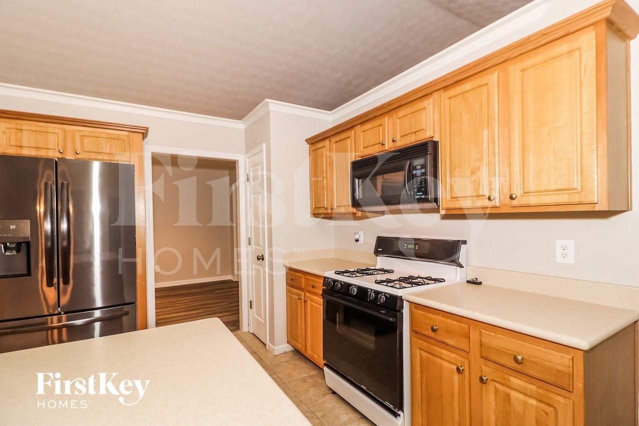 3310 Freedom Lndg Nw - Photo 7 of 15