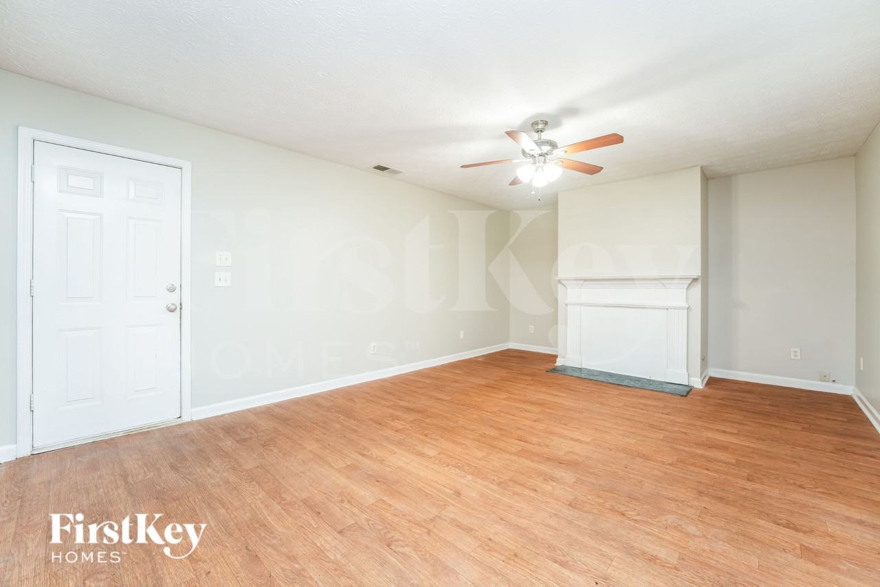 7166 Stonebrook Ln - Photo 2 of 16