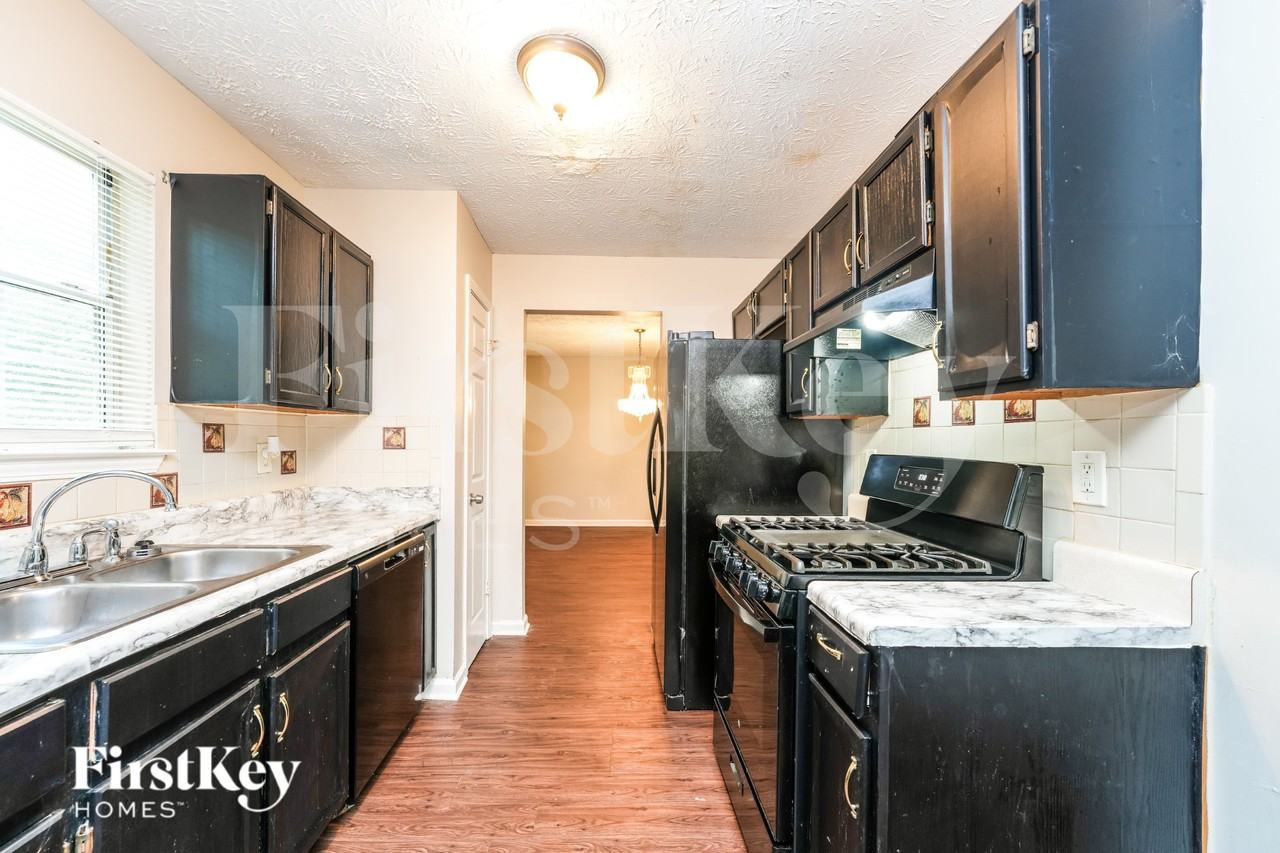 7166 Stonebrook Ln - Photo 6 of 16