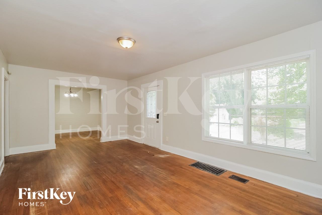 1750 Avon Ave Sw - Photo 2 of 16