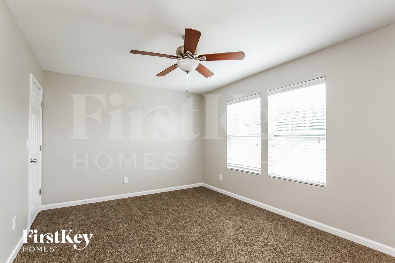 504 Landis Oak Way - Photo 5 of 16