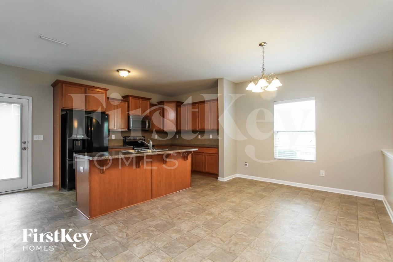 504 Landis Oak Way - Photo 6 of 16