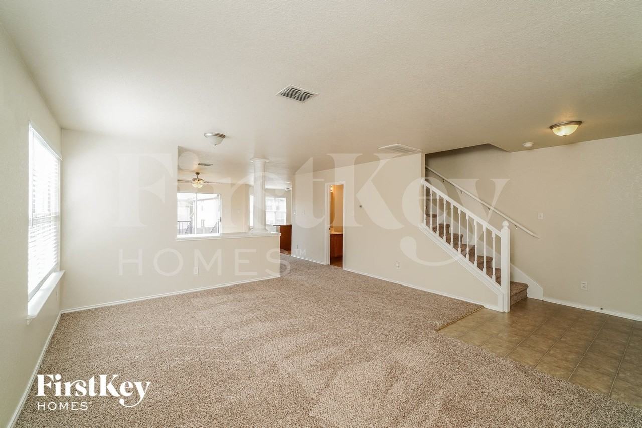 6756 Spearwood - Photo 3 of 16